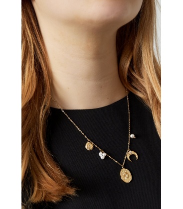 Dubbele goudkleurige halsketting met diverse bedels