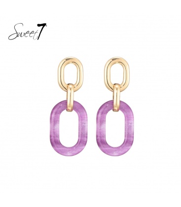 Goudkleurige oorbellen met een paarse hanger