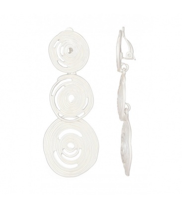 Zilverkleurige oorclips in spiraal patroon