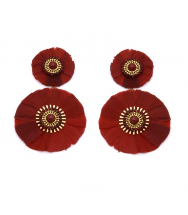 Leuke rode oorhangers met veertjes en kleine kraaltjes