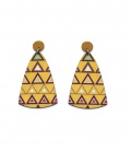 Geel gekleurde houten oorhangers met drie hoek motieven