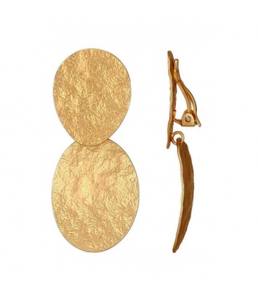 Oorclips goudkleurig met geborsteld motief