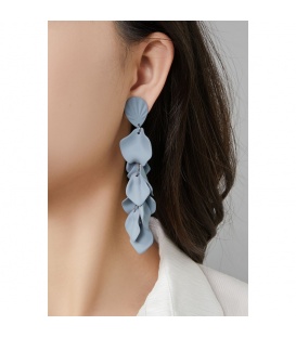 Oorclips blauw met gelaagde hangertjes