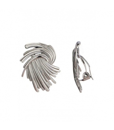 Oorclips zilverkleurig met een mooi patroon