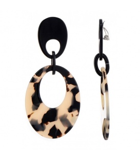 Oorclips met een luipaard print en een zwart oor stukje