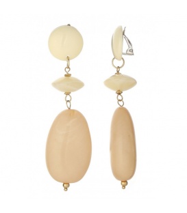 Oorclips in beige met een gemarmerde look