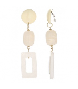 Oorclips met crèmekleurige kralen en rechthoekige hanger