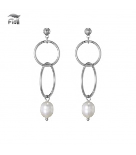 Zilverkleurige oorhangers met cirkels en een zoet water parel