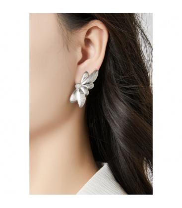 boucles-d-oreilles-clip 21756-zareen-boucle-d-oreille-clip-doree