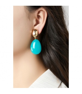 Oorclips met groene druppel en goudkleur oorstukje