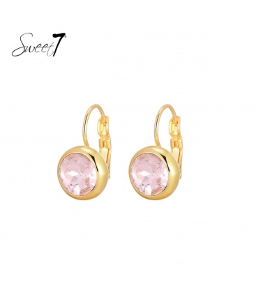Goudkleurige oorbellen met een roze steentje en klaphaak