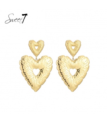 Goudkleurige harten oorhangers met een streep motief