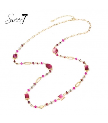 Roze lange halsketting van glas kralen en goudkleurige details