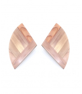 Oorclips bruin gekleurde in warme tinten met structuur