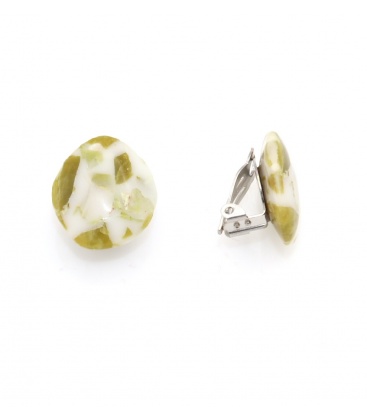 Oorclips met wit, groene marmerlook in druppelvorm