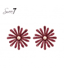 Rode oorbellen in bloemvorm met raffia 