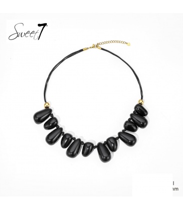 Zwarte korte halsketting en verstelbare sluiting