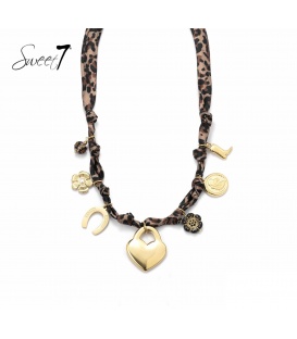 Bruine korte halsketting met goudkleurige bedels