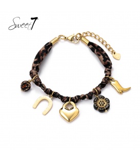 Bruine armband met dieren print een hart en gelukssymbolen