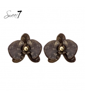 Oorbellen bruin in bloemvorm met marmerlook en goudkleurige kern