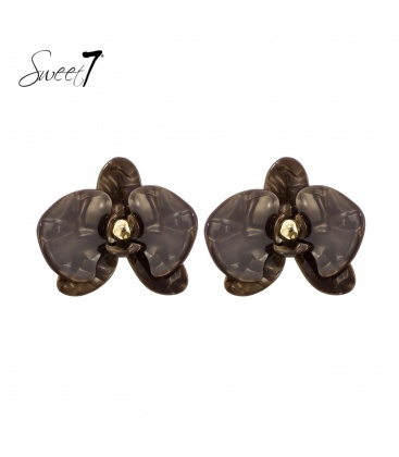 Oorbellen bruin in bloemvorm met marmerlook en goudkleurige kern