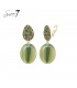Groene oorclips met glas steentjes en een ovale hanger