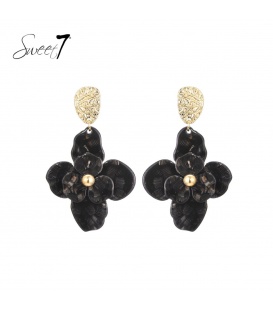 Zwarte bloem oorbellen met goudkleurige kern en oorstukje