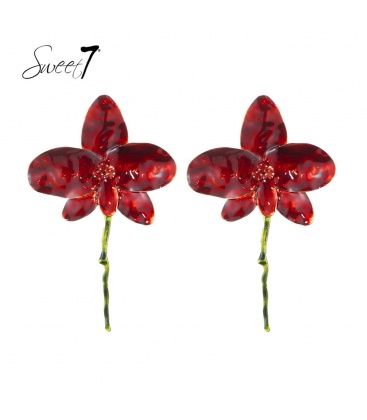 Oorbellen met dieprode bloemen en groene steel