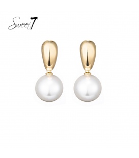 Oorbellen met goudkleurige druppel en witte parel