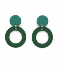 Groene oorclips met ronde open vorm als hanger