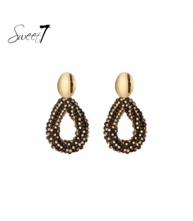 Oorbellen met druppelvormige kralen in goud en bruin tint