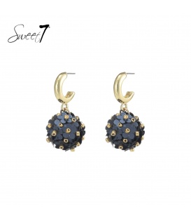 Oorbellen met blauwe bol en een goudkleurig oor stukje