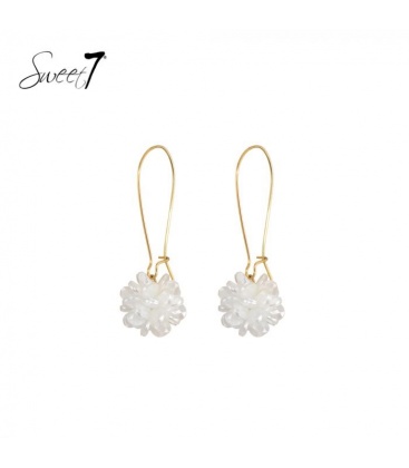 Oorbellen wit met transparante bloemblaadjes