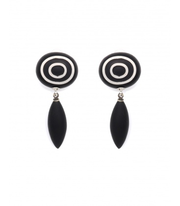 Oorclips met oranje hanger en grafisch design