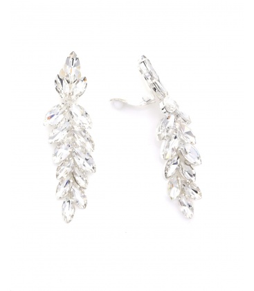 Oorclips zilverkleurig met heldere fonkelende steentjes in blad vorm