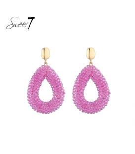 Oorbellen roze met glas kraaltjes en een goudkleurig oor knopje