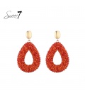 Oorbellen rood met oranje glas kralen en een goudkleurig oor knopje