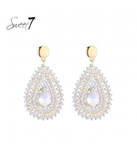 Oorbellen met kristal heldere kralen met een goudkleurig detail in het midden