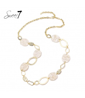 Halsketting met beige tinten en moderne details