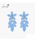 Oorbellen blauwe bladeren en goudkleurige accenten