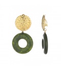 Oorclips met groene hanger en een goudkleurige oorstukje