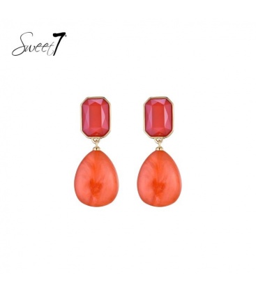 Rode oorbellen met een vierkant oor stukje en ovale hanger