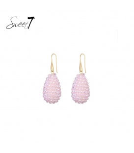Oorbellen met roze kralen met een ovale hanger