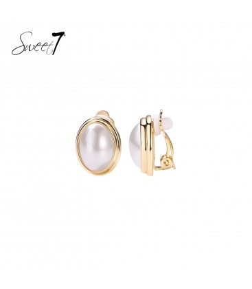 Oorclips ovale witte parel in goudkleurige rand