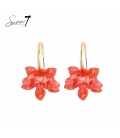 Oorbellen rood bloemen hanger en een goudkleurige halve ring