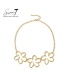 Halsketting goudkleurig met drie bloemen modern en stijlvol design