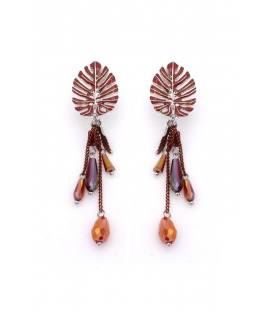 Oorclips rood met een blad als oor stukje en glanzende kralen 