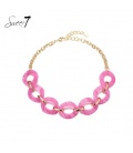 Halsketting met roze schakels en goudkleurige ketting