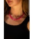 Halsketting met roze hartjes en goudkleurige accenten