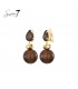 Oorclips met chocoladebruine bol en goudkleurig detail
